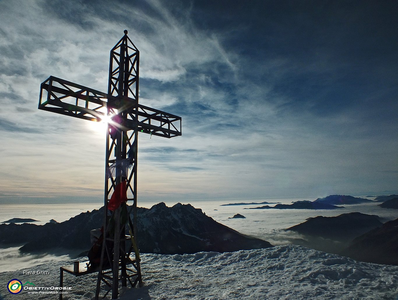 44 Cima Grem (2049 m.) con vista in Alben.JPG